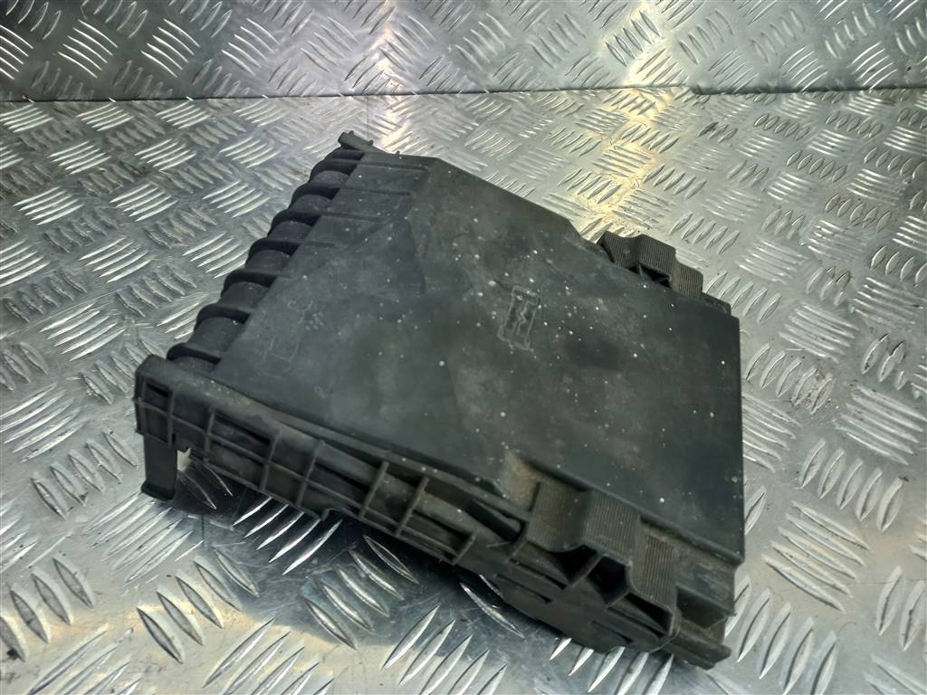 крышка блока предохранителей Volkswagen Caddy  1K0937132F, 750 рублей, Москва