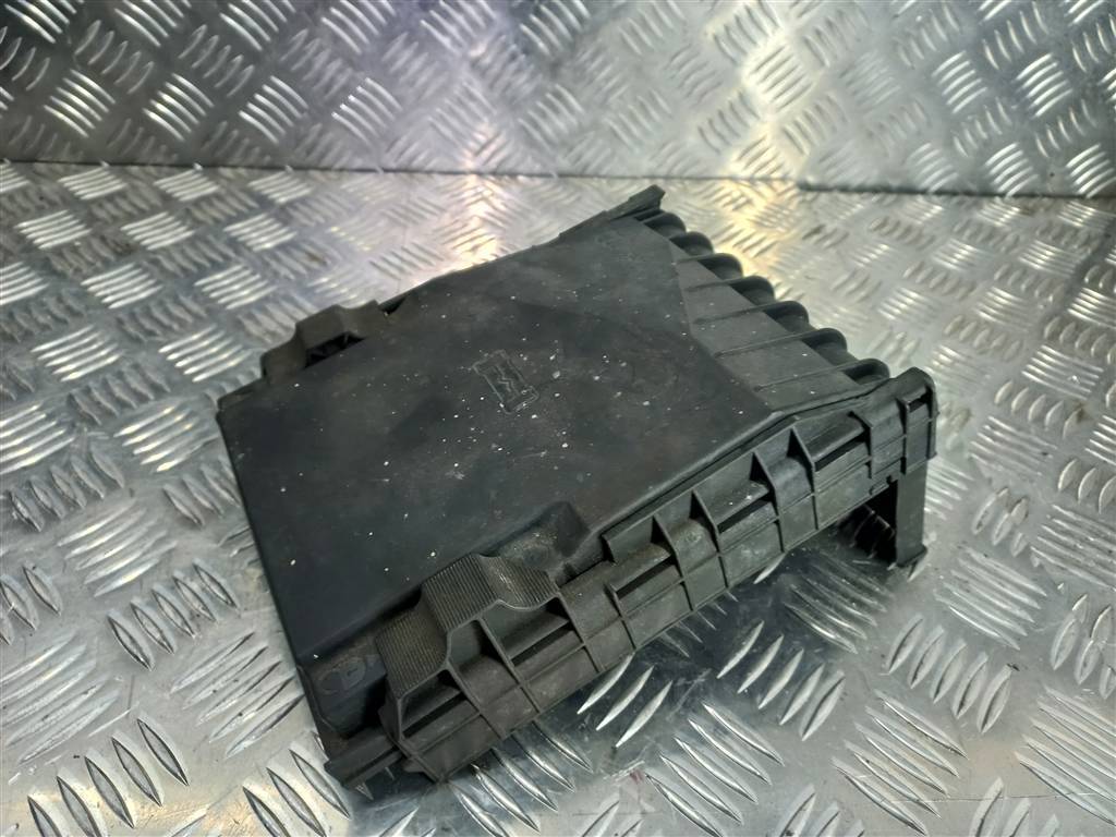 крышка блока предохранителей Volkswagen Caddy  1K0937132F, 750 рублей, Москва