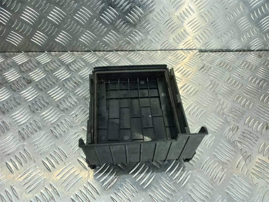 крышка блока предохранителей Volkswagen Caddy  1K0937132F, 750 рублей, Москва