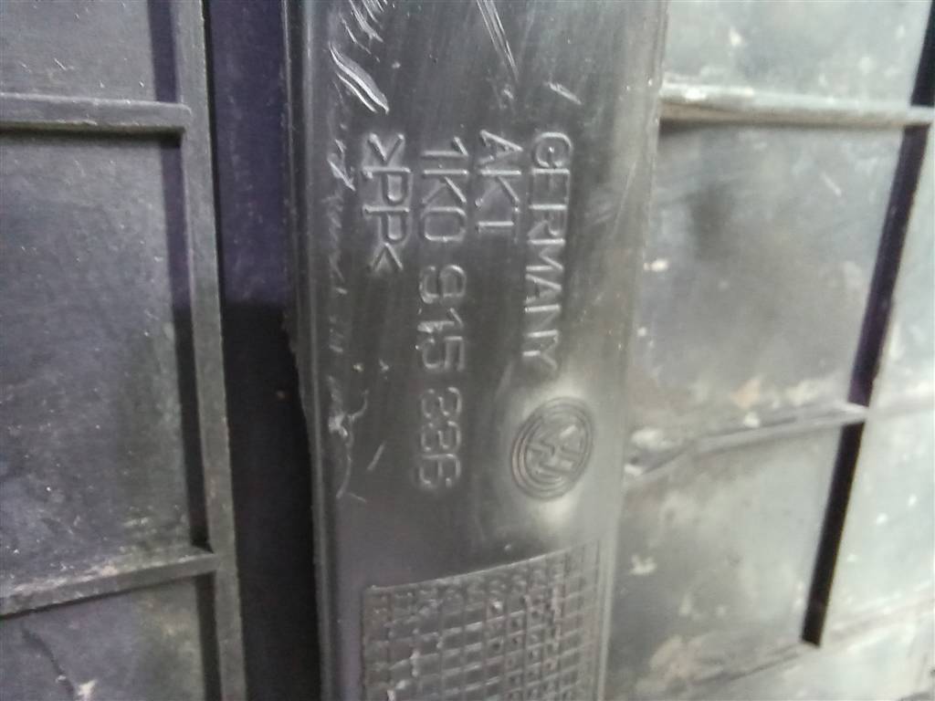 подставка под аккумулятор Volkswagen Caddy  1K0915333B, 3279 рублей, Москва