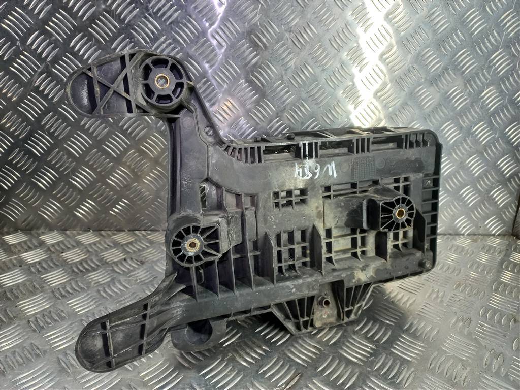 подставка под аккумулятор Volkswagen Caddy  1K0915333B, 3279 рублей, Москва
