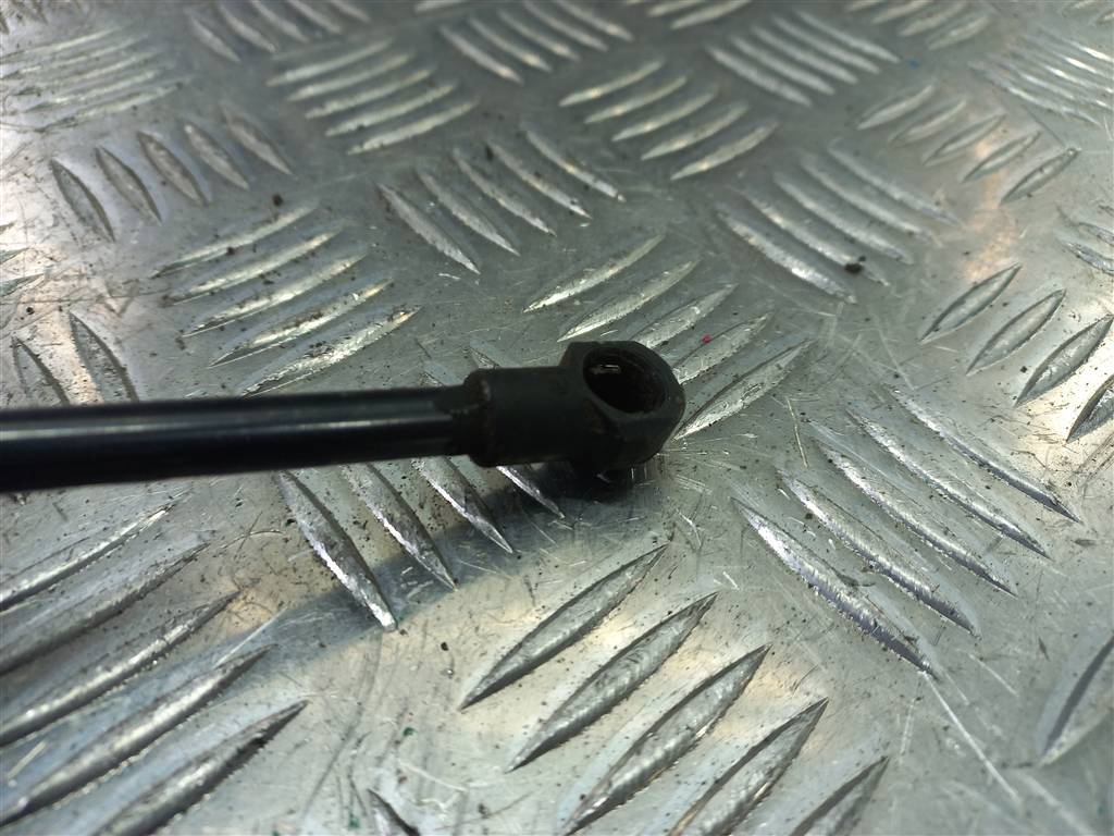 амортизатор капота Volkswagen Caddy  1T0823359A, 1550 рублей, Москва