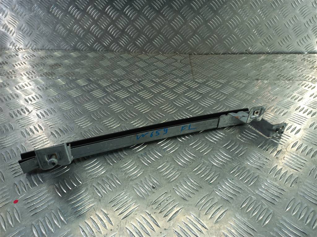 направляющая стекла двери MERCEDES-BENZ Sprinter  1772050, 1550 рублей, Москва