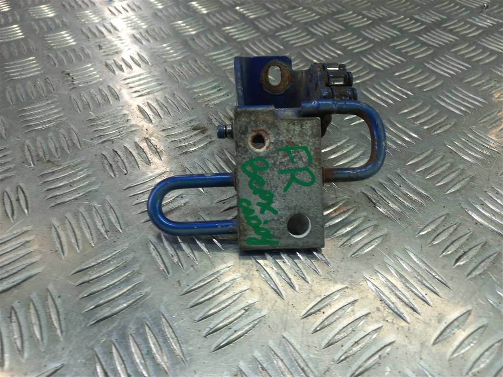 петля двери Volkswagen Caddy  1T0831412C, 2700 рублей, Москва