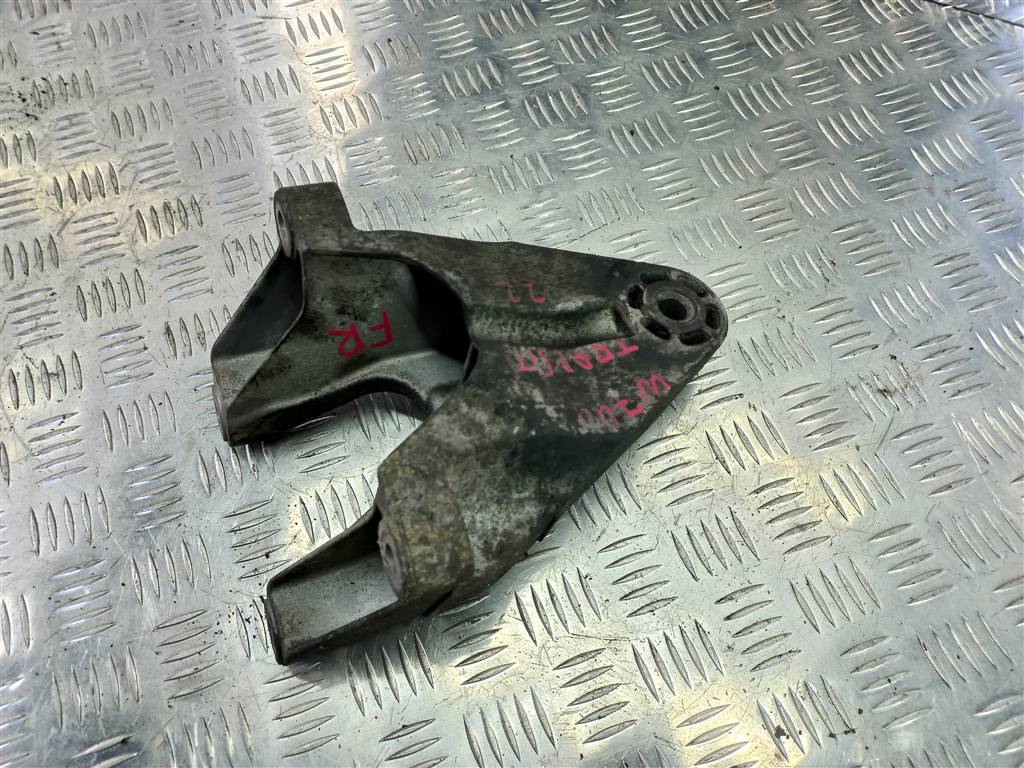 кронштейн двигателя (двс) FORD Transit  1713352, 1550 рублей, Москва