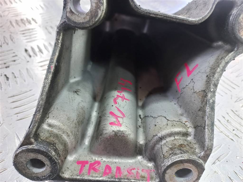 кронштейн двигателя (двс) FORD Transit  1713354, 1550 рублей, Москва