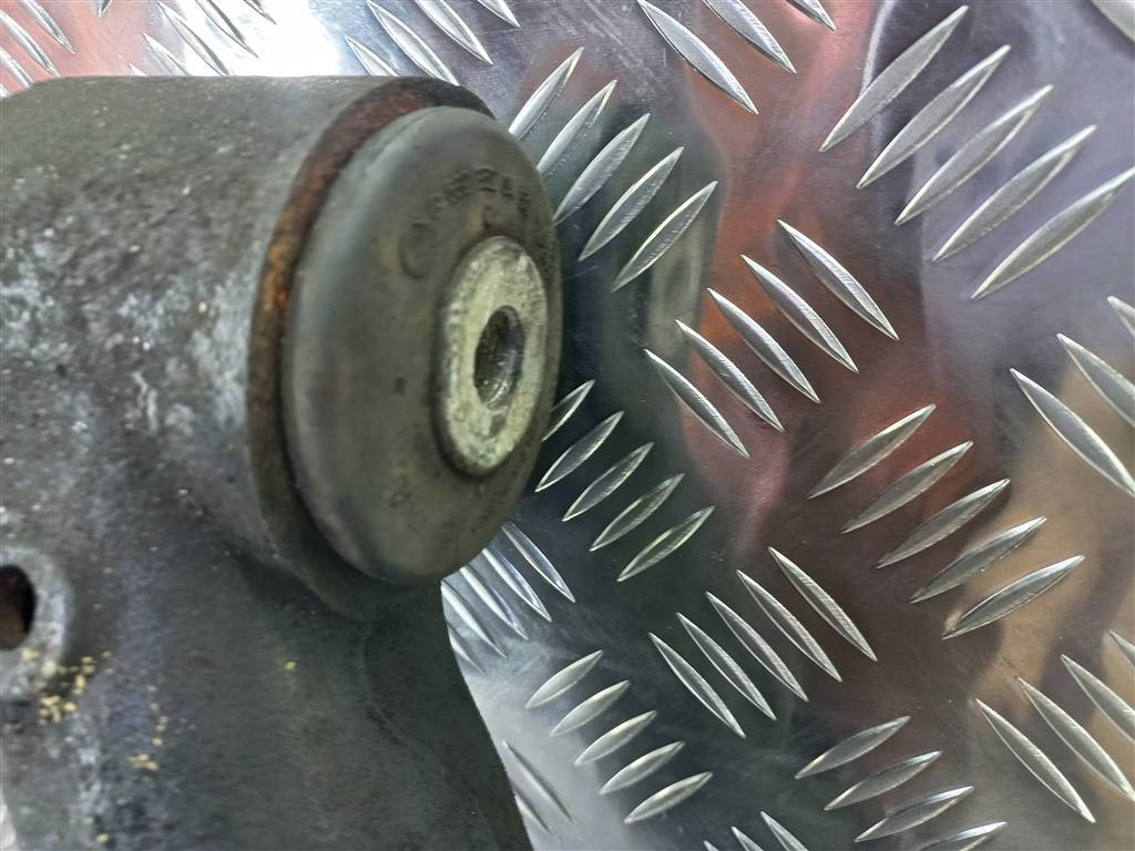 рычаг MERCEDES-BENZ Vito  A6393504801, 7880 рублей, Москва