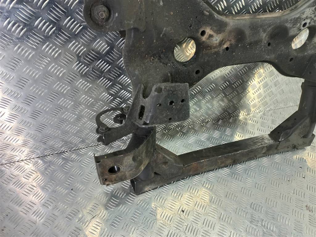 подрамник (балка подмоторная) MERCEDES-BENZ Vito  A6393302606, 3850 рублей, Москва