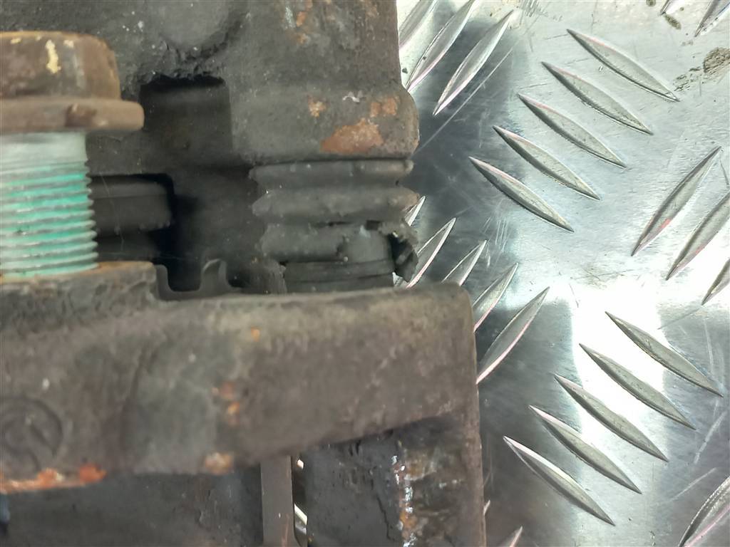 суппорт MERCEDES-BENZ Vito  A0044202883, 9600 рублей, Москва