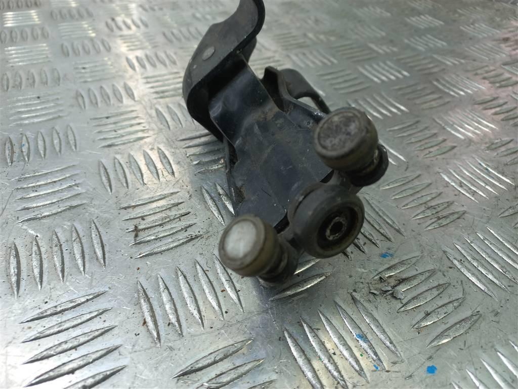 ролик двери сдвижной MERCEDES-BENZ Vito  A6397602447, 1780 рублей, Москва