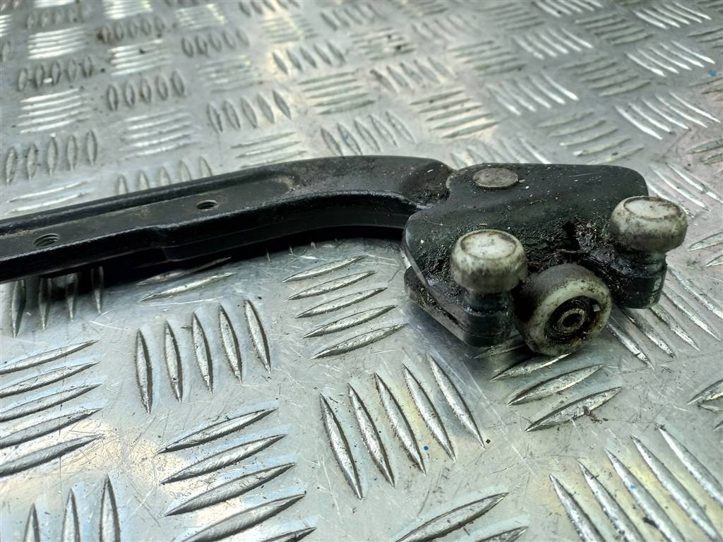 ролик двери сдвижной MERCEDES-BENZ Vito  A6397630047, 2470 рублей, Москва