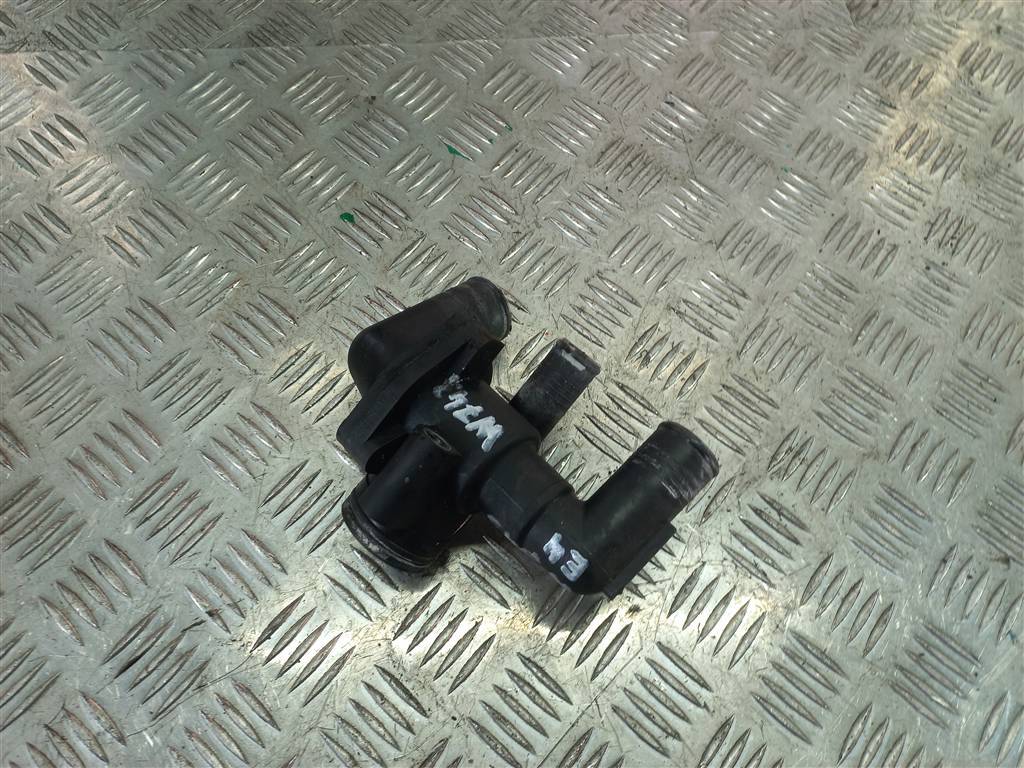 корпус термостата FORD Transit  1372334, 1550 рублей, Москва