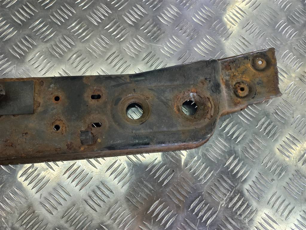 опора радиаторов FORD Transit  1373210, 1550 рублей, Москва