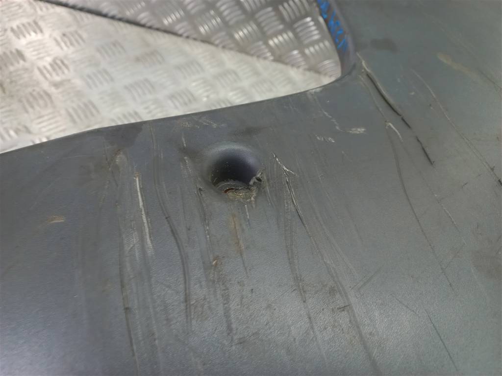 клык заднего бампера Renault Trafic  8200201457, 3279 рублей, Москва