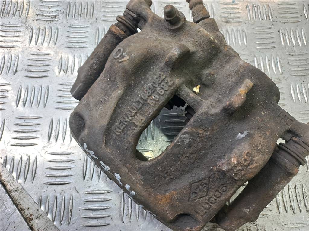 суппорт Renault Trafic  7701051808, 5000 рублей, Москва