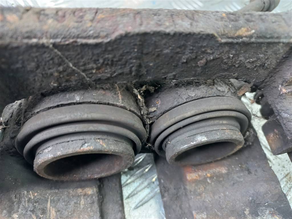 суппорт Renault Trafic  7701051808, 5000 рублей, Москва