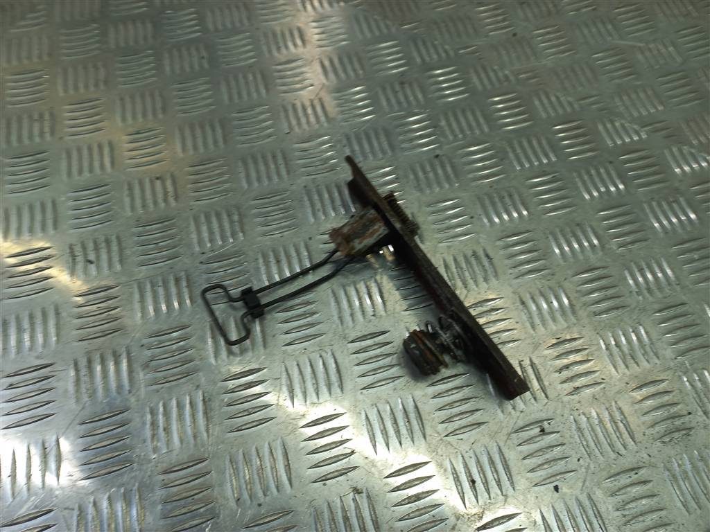 замок капота Renault Trafic  8200677854, 1550 рублей, Москва