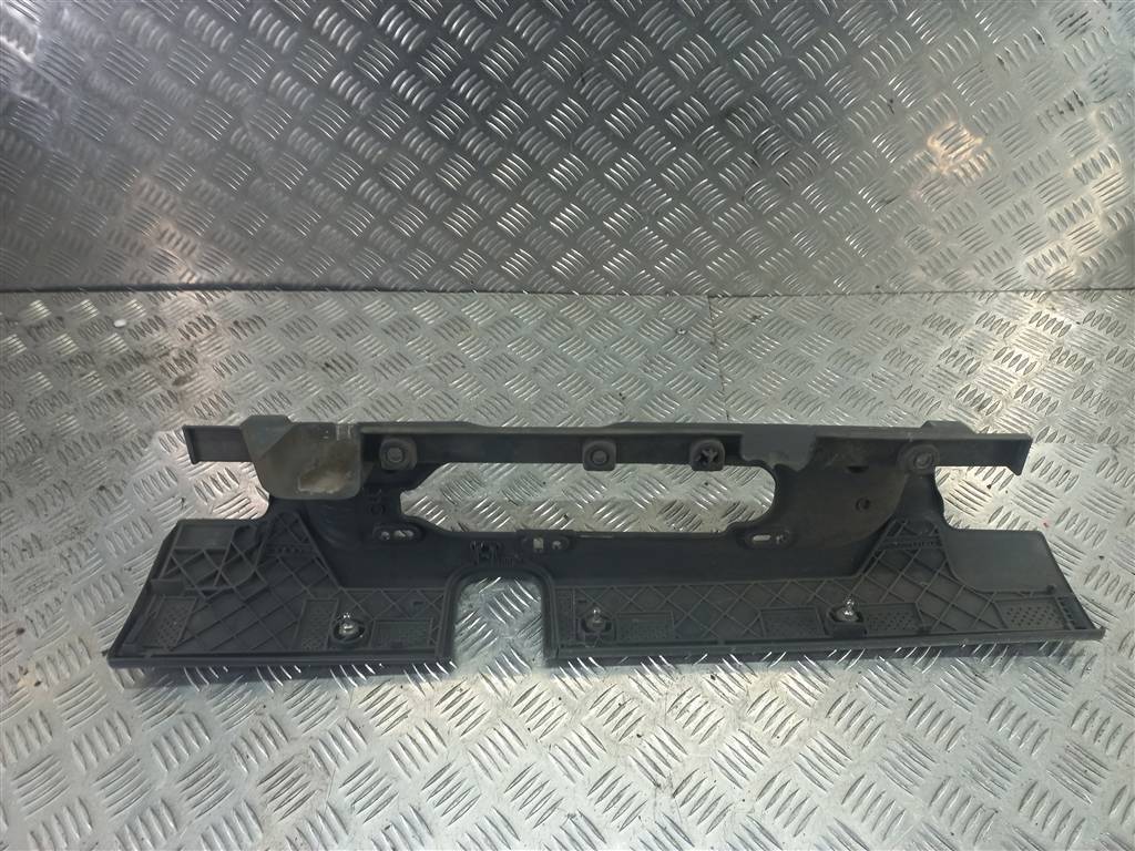 накладка под фонарем Renault Trafic  265A60109R, 3279 рублей, Москва