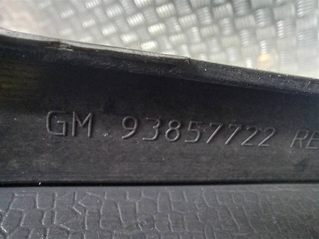 накладка под фонарем Renault Trafic  265A60109R, 3279 рублей, Москва