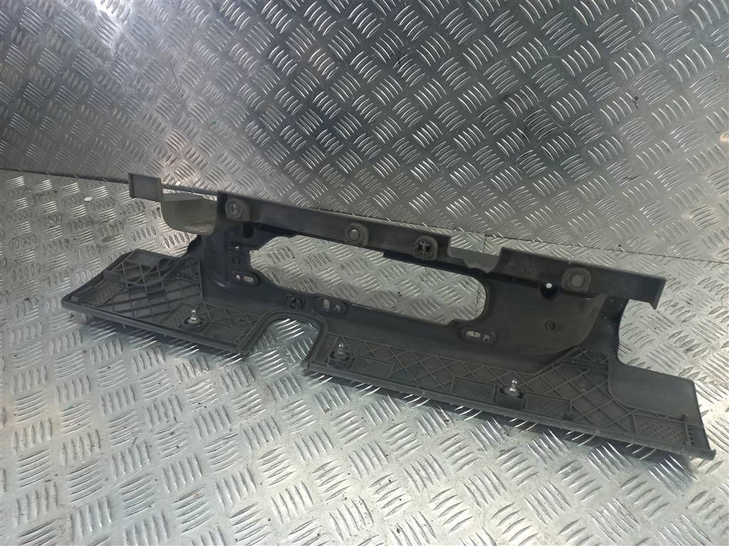 накладка под фонарем Renault Trafic  265A60109R, 3279 рублей, Москва