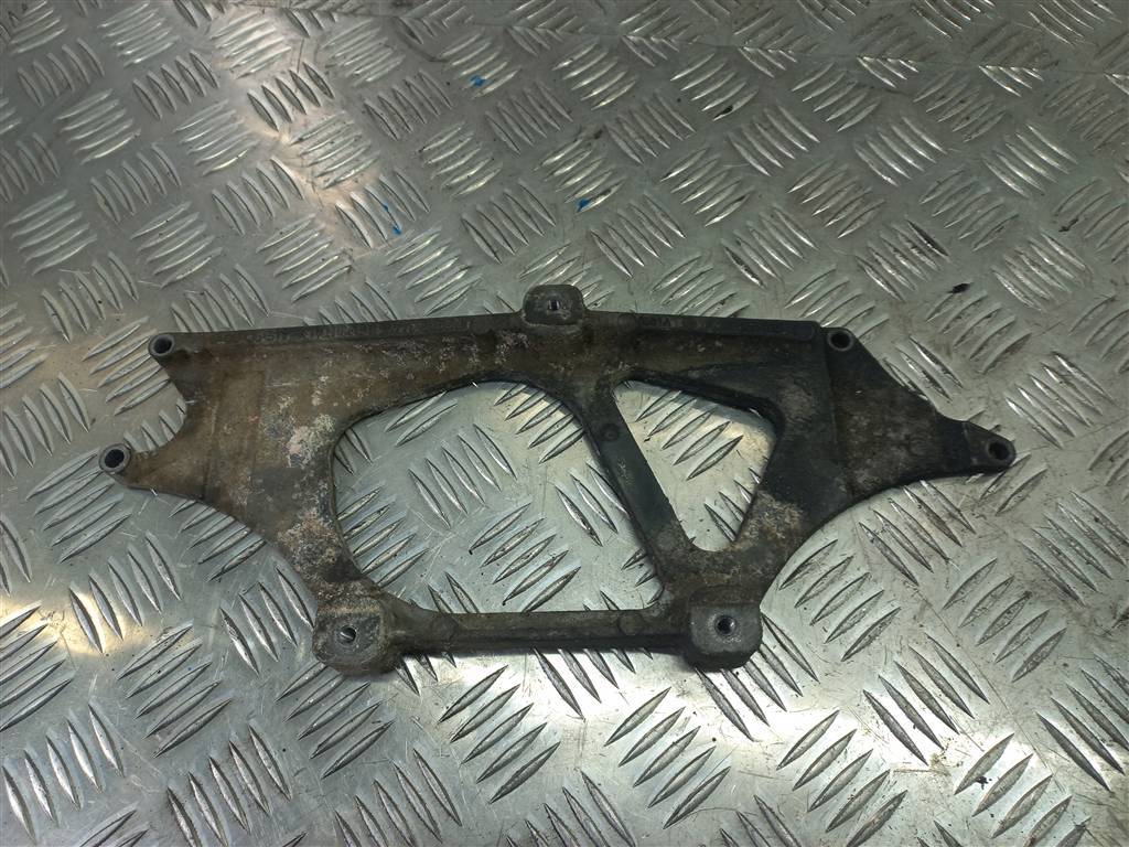 кронштейн радиатора егр (ог) Volkswagen Crafter  03L131535E, 1210 рублей, Москва