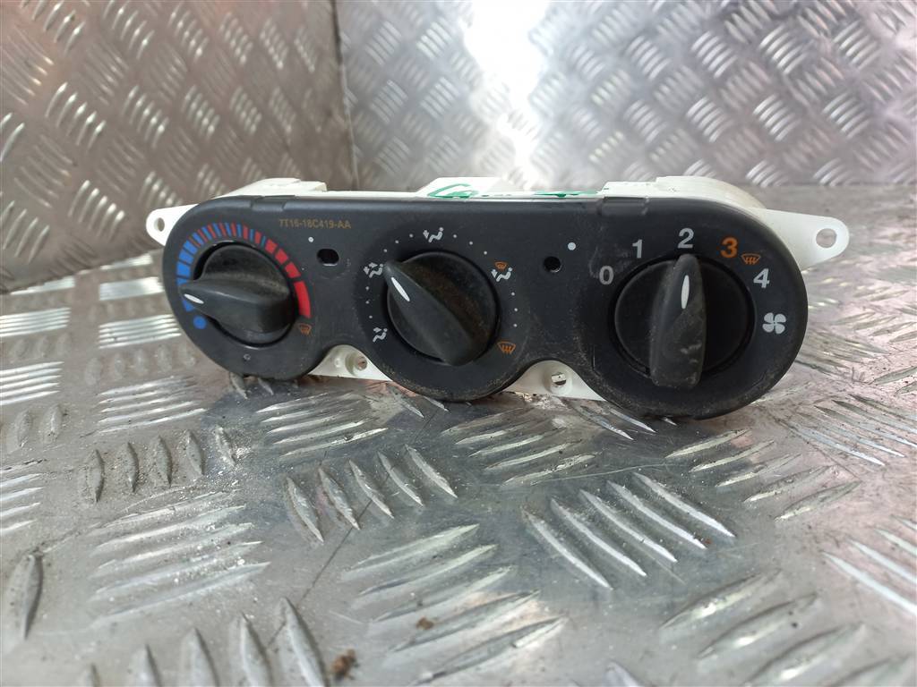 блок управления печкой FORD Tourneo Connect  5225337, 2930 рублей, Москва