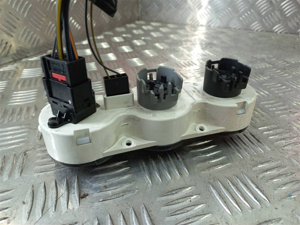 блок управления печкой FORD Tourneo Connect  5225337, 2930 рублей, Москва