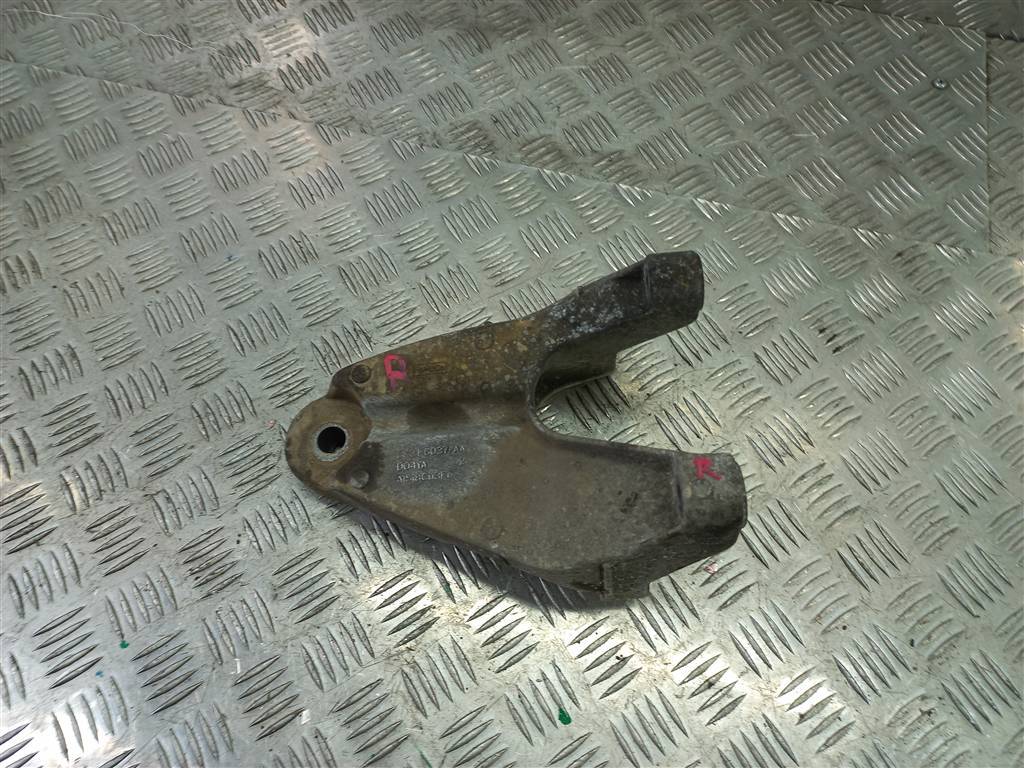 кронштейн двигателя (двс) FORD Transit  1818056, 2700 рублей, Москва