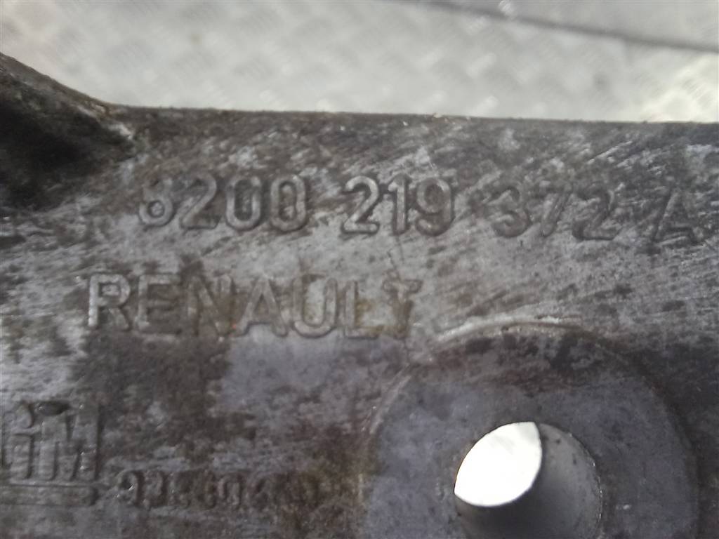 кронштейн кпп Renault Trafic  8200219372A, 3850 рублей, Москва