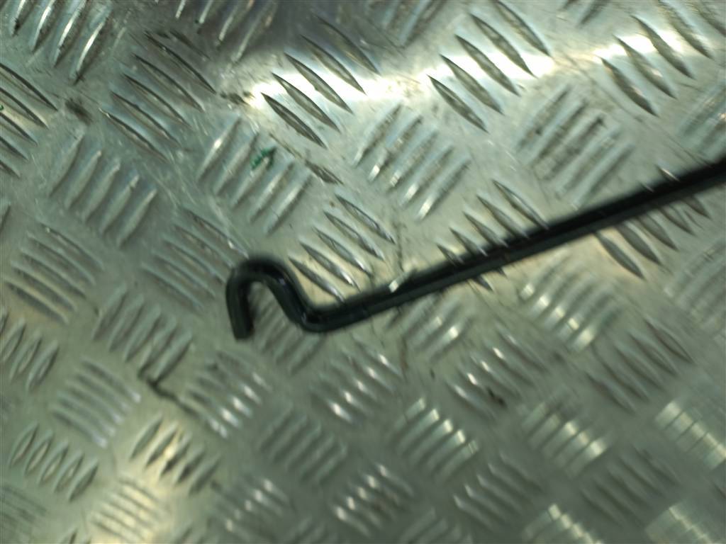 опора капота Renault Trafic  8200028187, 3850 рублей, Москва