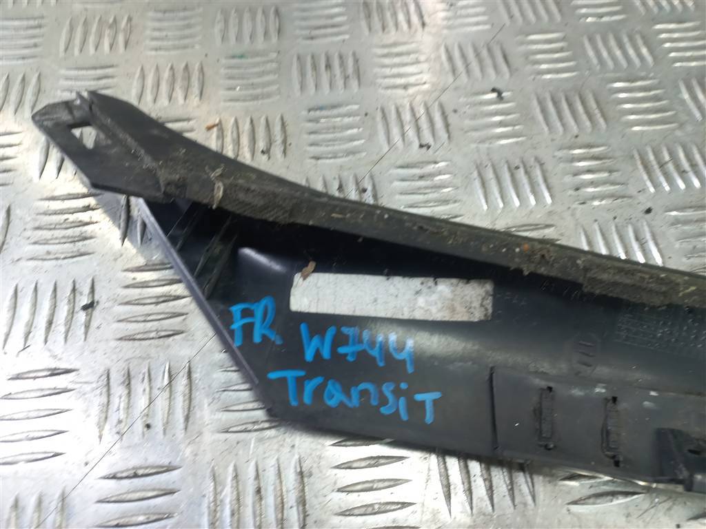 накладка лобового стекла FORD Transit  1755017, 3850 рублей, Москва