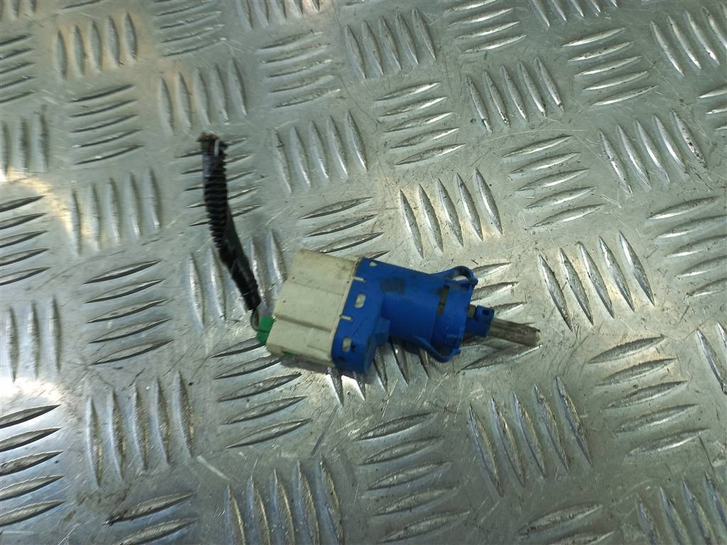 датчик включения стоп-сигнала FORD Transit  4832219, 520 рублей, Москва