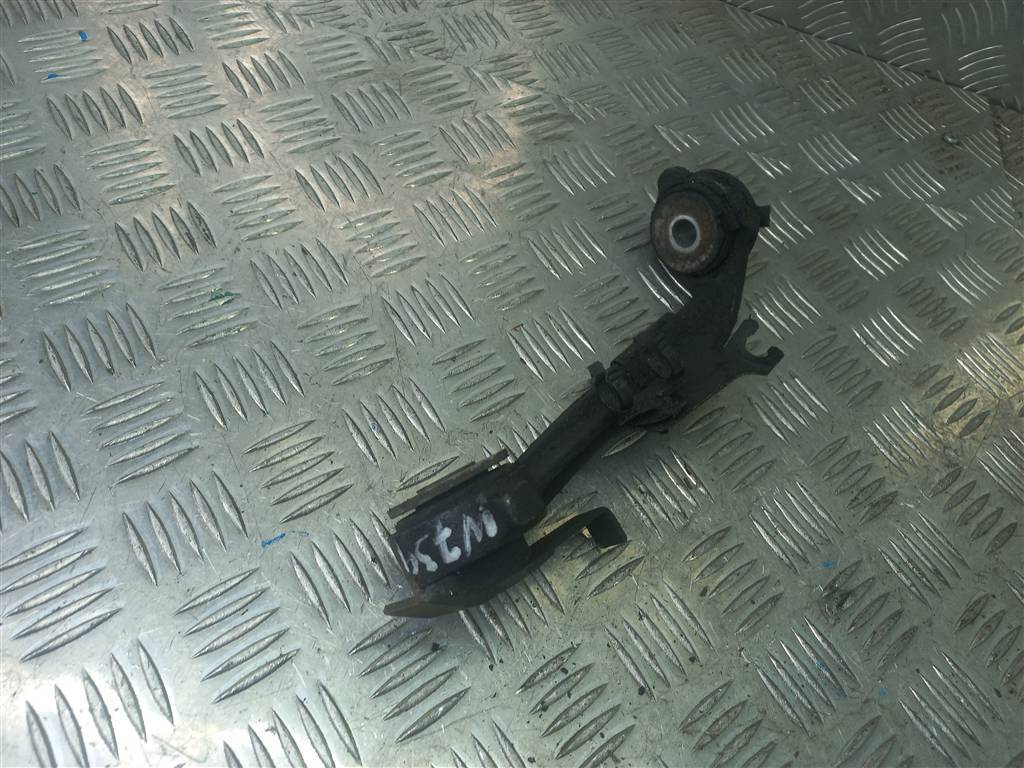 кронштейн подрамника Renault Trafic  8200626972, 4430 рублей, Москва