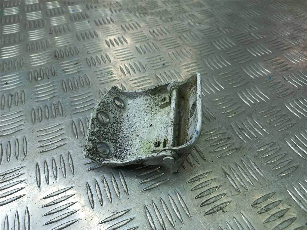 петля крышки багажника MERCEDES-BENZ Vito  A6397400037, 980 рублей, Москва