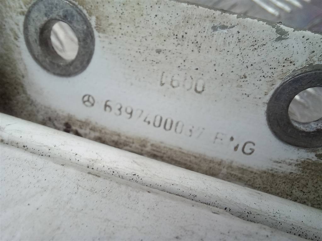 петля крышки багажника MERCEDES-BENZ Vito  A6397400037, 980 рублей, Москва