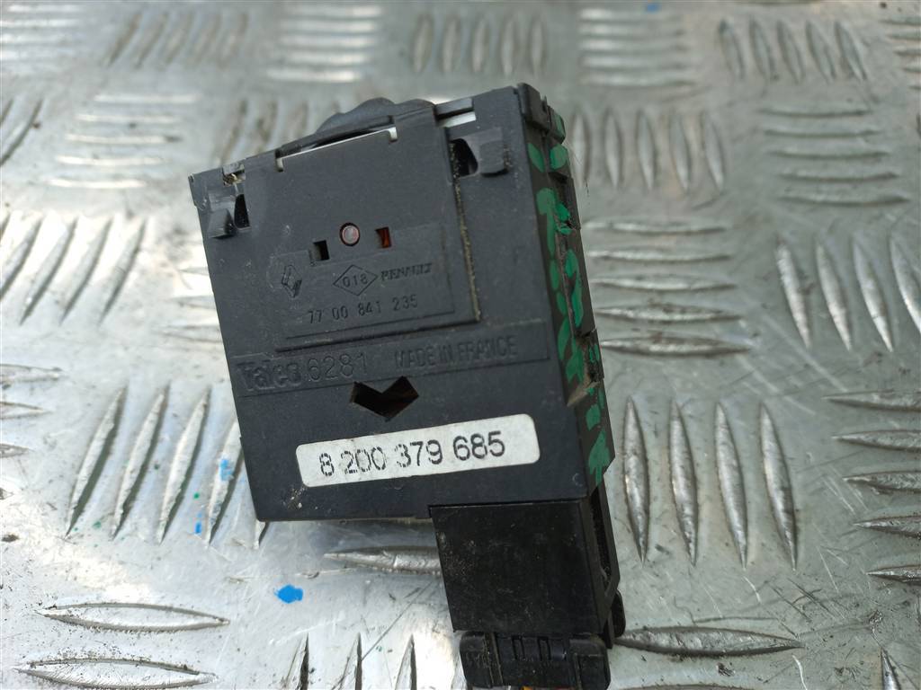 кнопка регулировки фар Renault Trafic  8200379685, 980 рублей, Москва