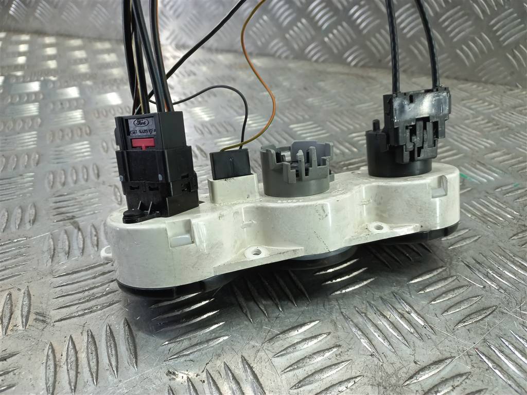 блок управления печкой FORD Tourneo Connect  5225337, 2930 рублей, Москва