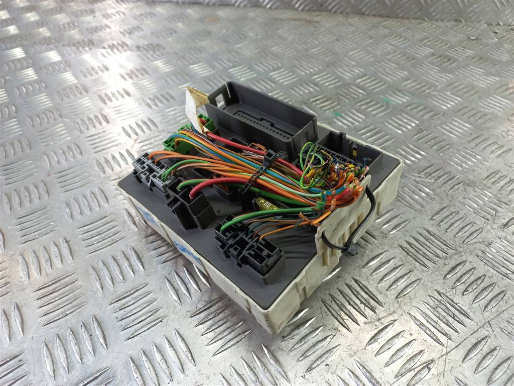 блок предохранителей FORD Tourneo Connect  1504506, 860 рублей, Москва