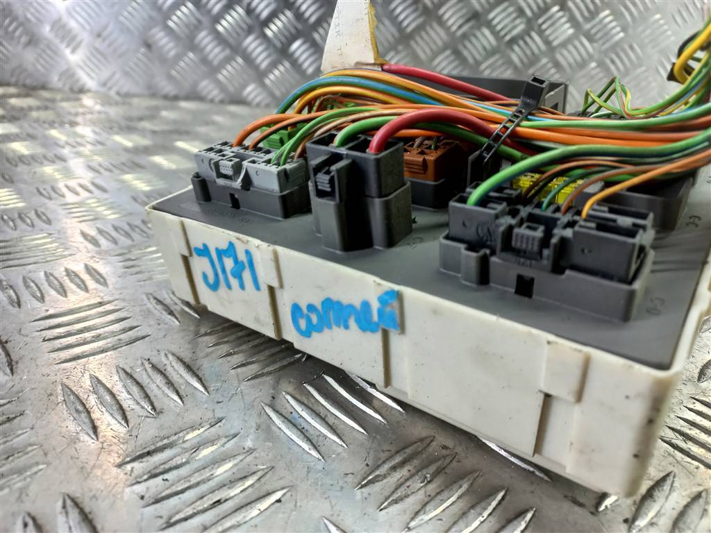 блок предохранителей FORD Tourneo Connect  1504506, 860 рублей, Москва