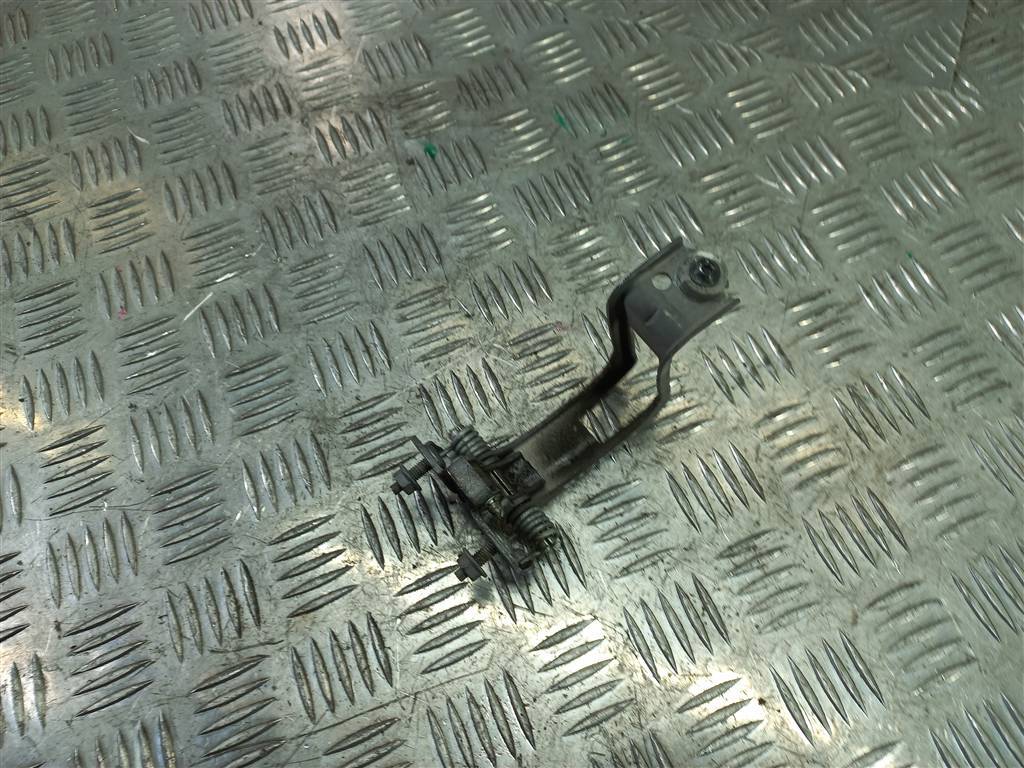 ограничитель двери распашной Renault Trafic  8200006259, 2130 рублей, Москва