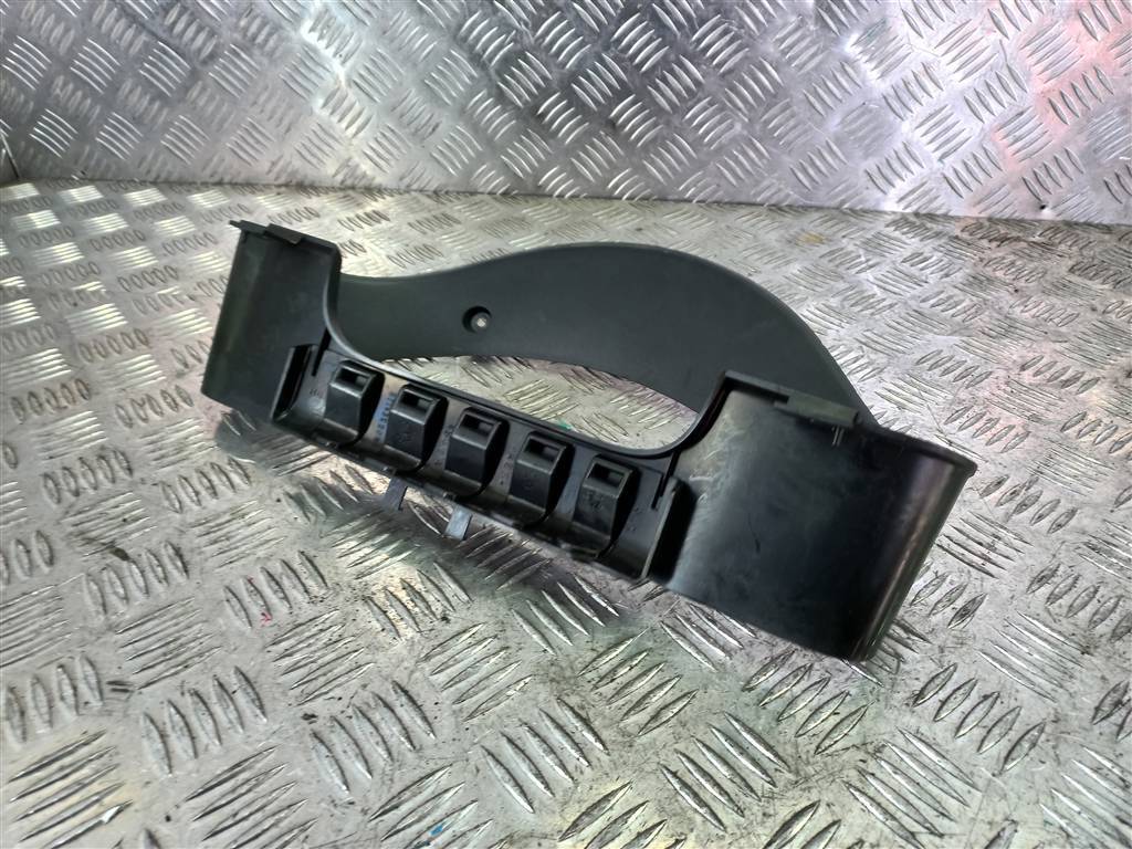 накладка торпедо FORD Tourneo Connect  4470932, 1550 рублей, Москва