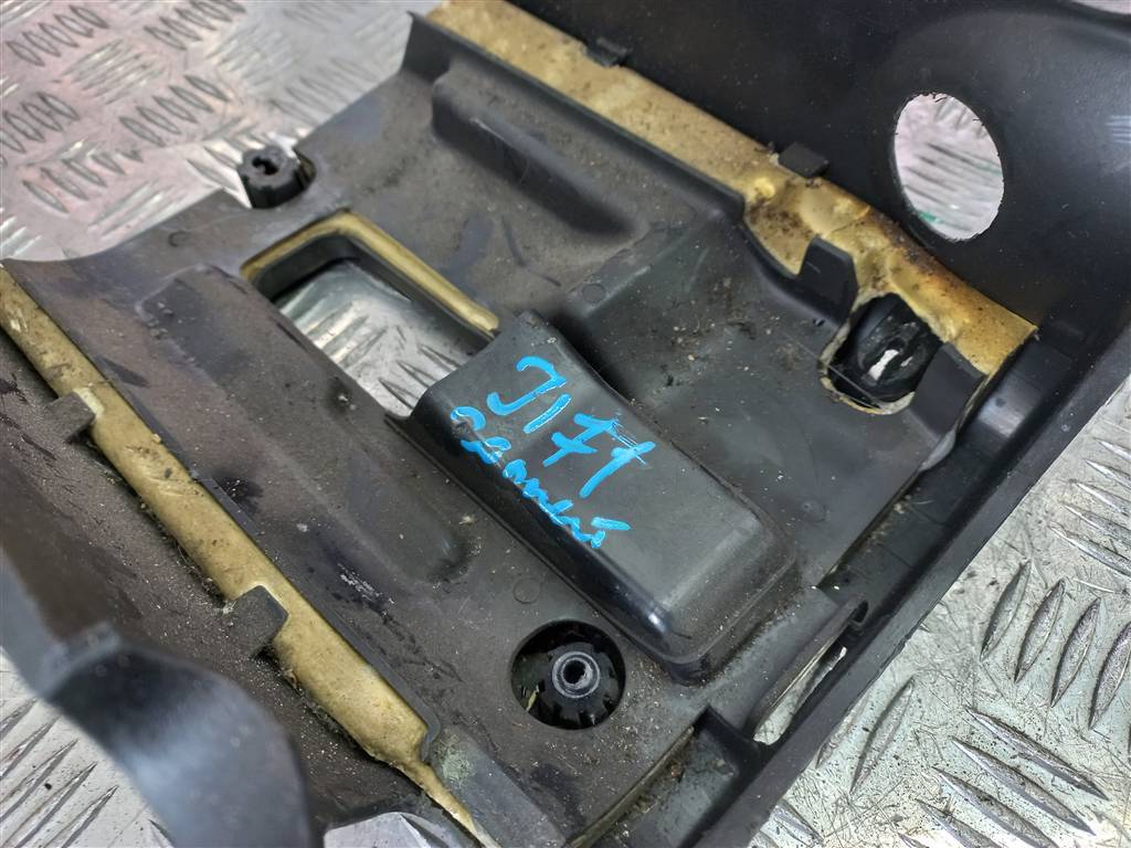 кожух рулевой колонки FORD Tourneo Connect  1438127, 1550 рублей, Москва