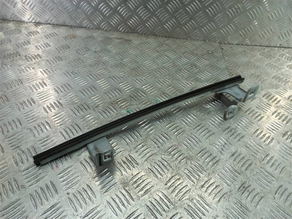 направляющая стекла двери FORD Tourneo Connect  4379165, 980 рублей, Москва