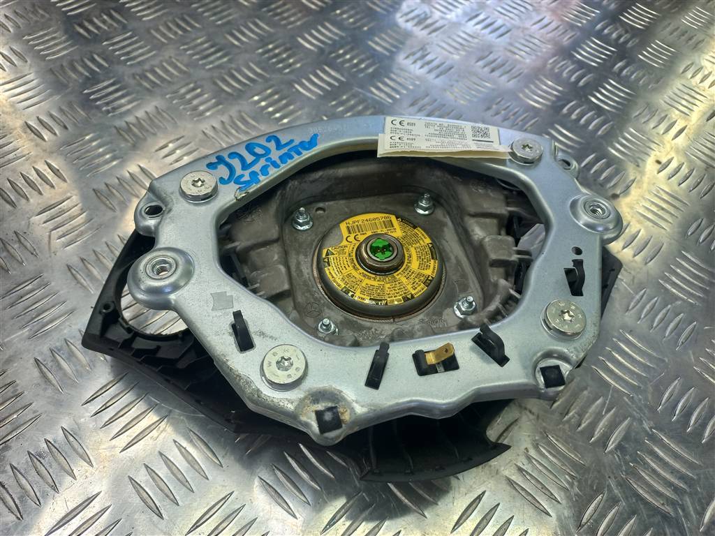 подушка безопасности водителя MERCEDES-BENZ Sprinter  A9068602002, 15350 рублей, Москва