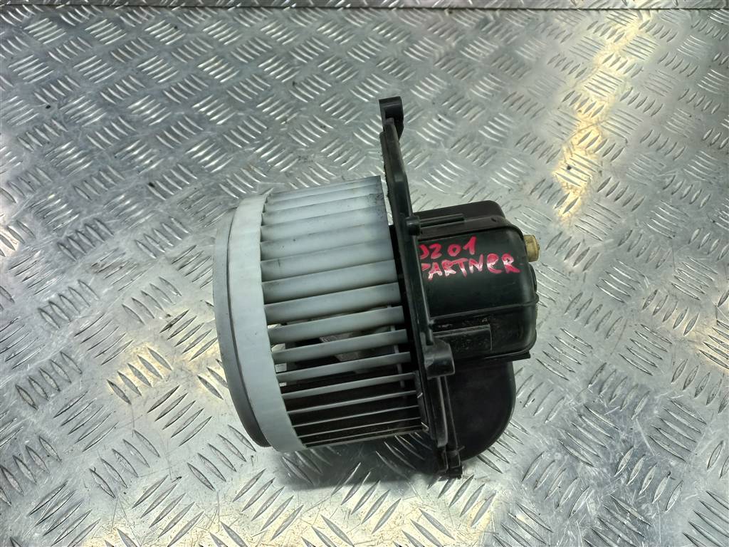 моторчик отопителя Peugeot Partner  6441AR, 4770 рублей, Москва