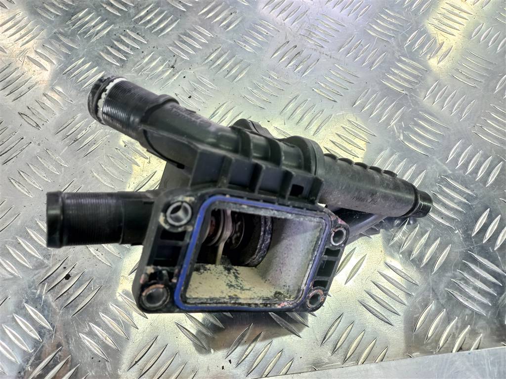 корпус термостата Peugeot Partner  1336AX, 1550 рублей, Москва