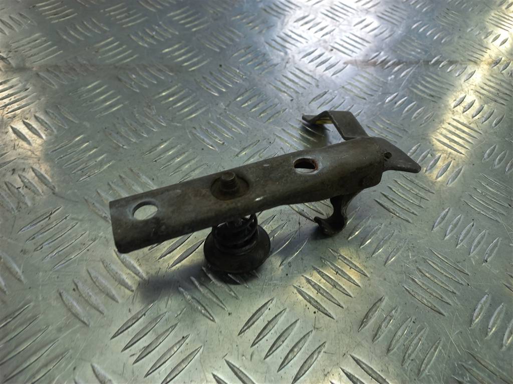 замок капота Volkswagen Crafter  2E0823507, 1550 рублей, Москва