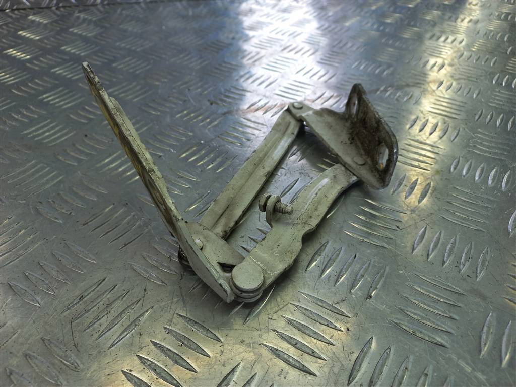 петля капота Volkswagen Crafter  2E0823301, 1550 рублей, Москва