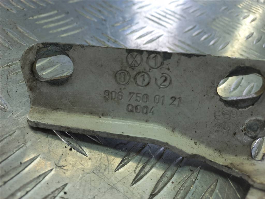 петля капота Volkswagen Crafter  2E0823302, 1550 рублей, Москва