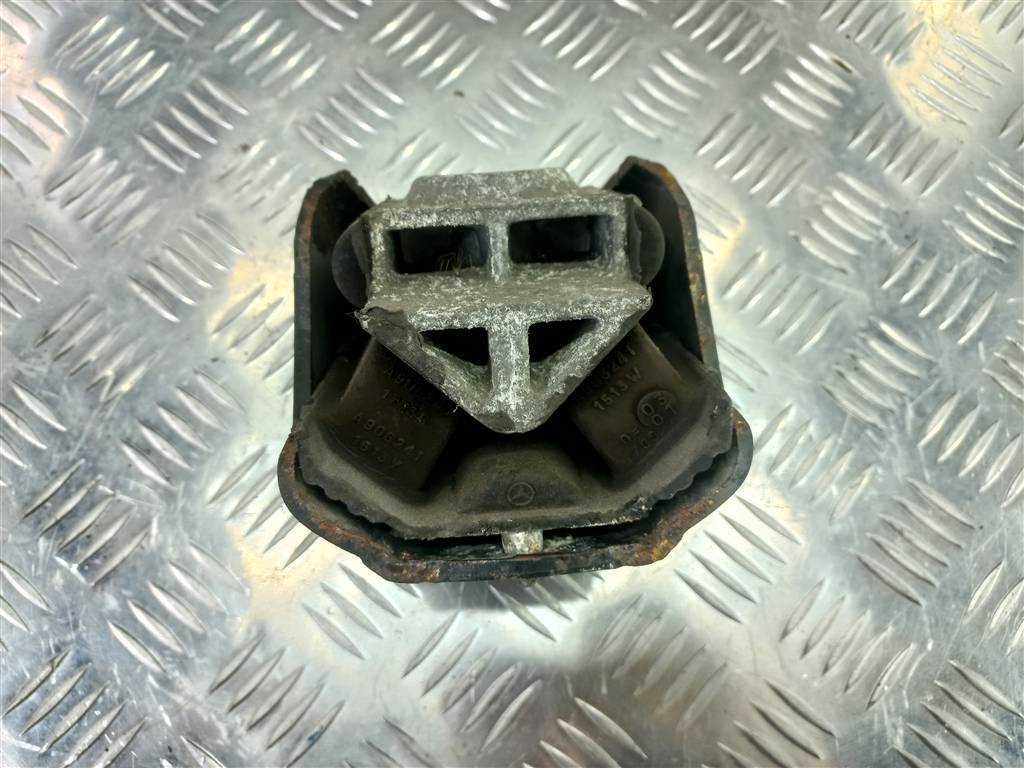 подушка двигателя (опора двс) Volkswagen Crafter  2E0199379K, 3279 рублей, Москва